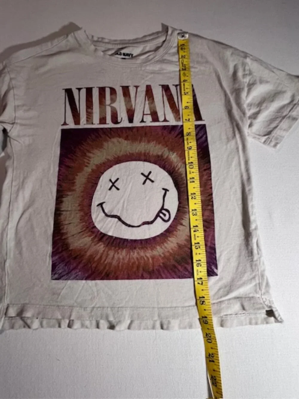 Old Navy t-shirt graphic print of band Nirvana ( Kurt Cobain ) guitarist‎ kids M